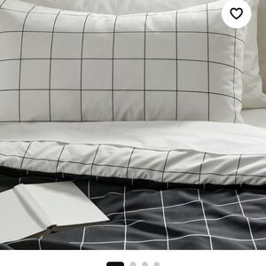 IKEA VITKLÖVER Comforter set, Black and White Checkered Comforter